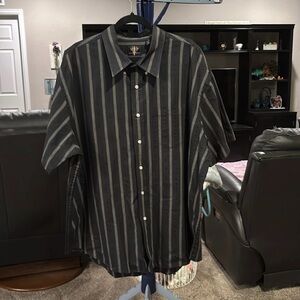 Arrow Black and Gray Striped Short Sleeve Shirt. Size XXL